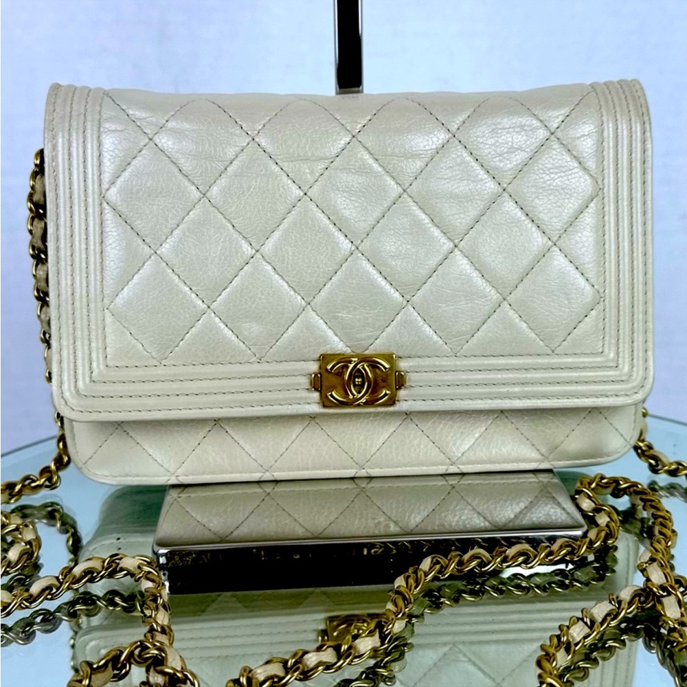 GORGEOUS AUTHENTIC CHANEL BOY CAVIAR LEATHER WOC!